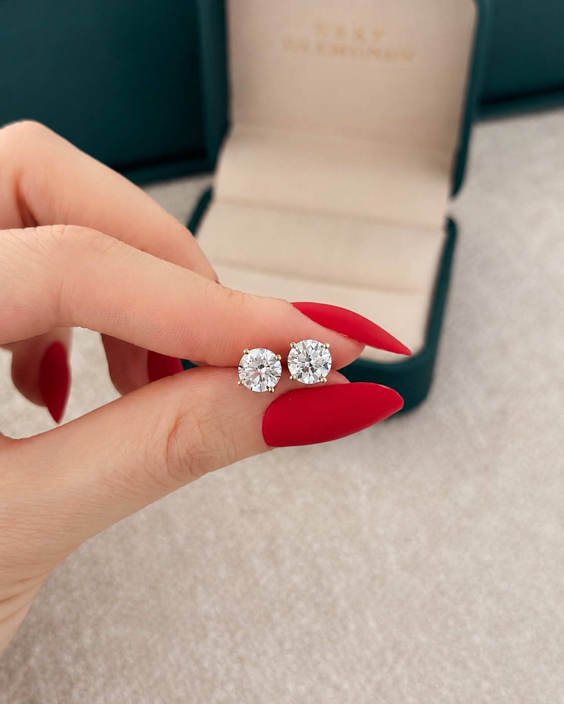 Elegant Diamond Stud Earrings | Timeless Everyday Sparkle ( E vs1 vg )