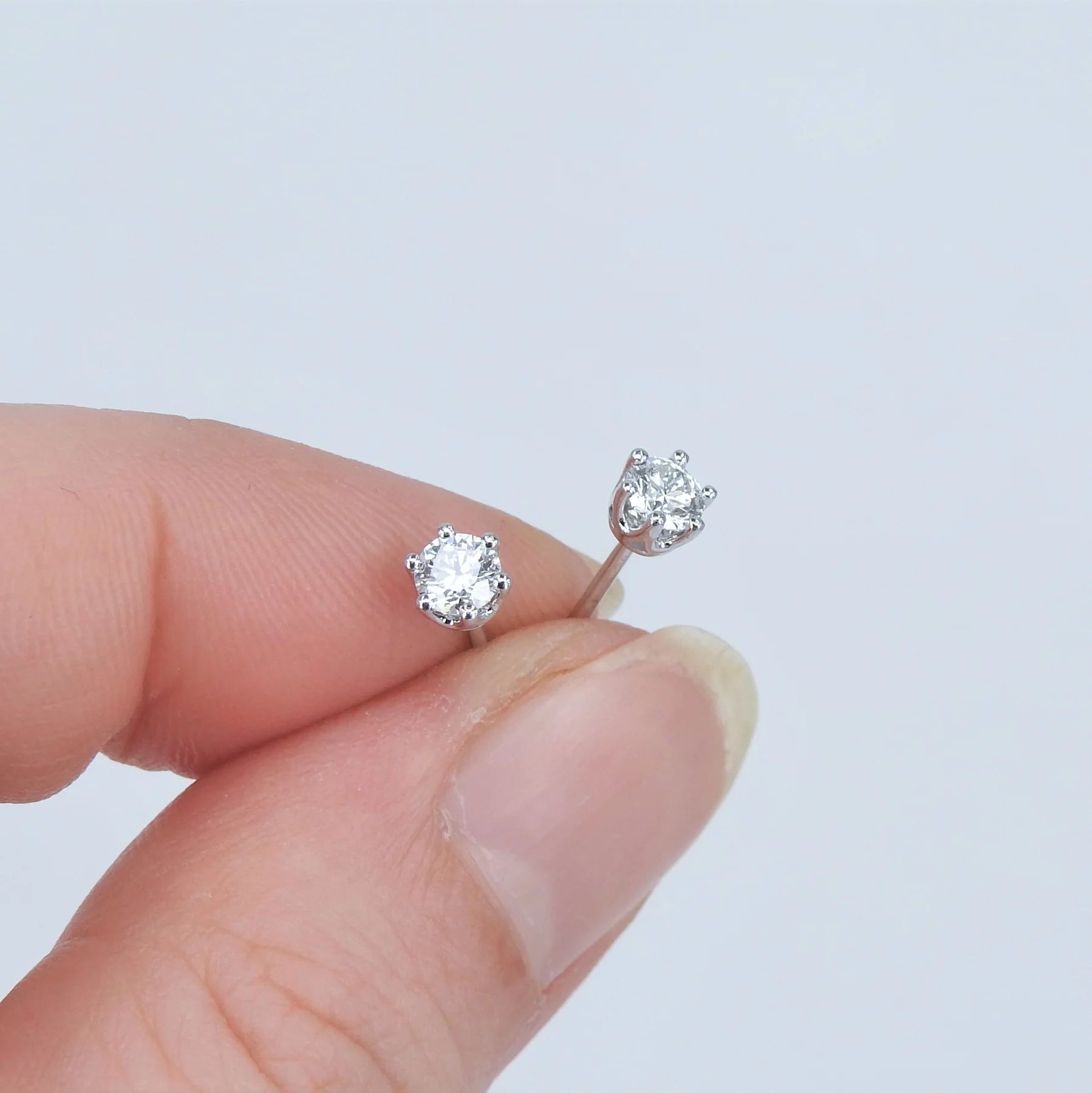 Natural Diamond Stud Earrings for Women | Elegant Fine Jewelry Gift ( E VS1 VG VG )