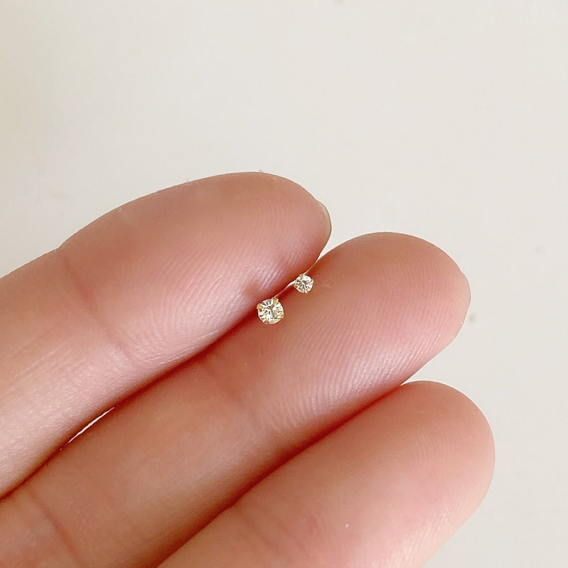Stylish Round Cut Diamond Stud Earrings for kids | Daily Wear Elegant Earrings | (E VS1 VG )