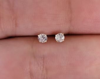 Luxury Diamond Stud Earrings | Brilliant Round Cut | E VS1 VG VG