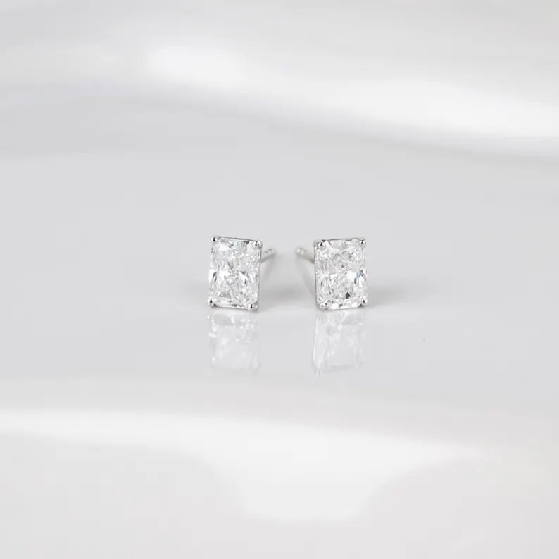 Premium Radiant Solitaire Diamond Earrings – Luxury Everyday Glam 💎- E VS1 VG VG