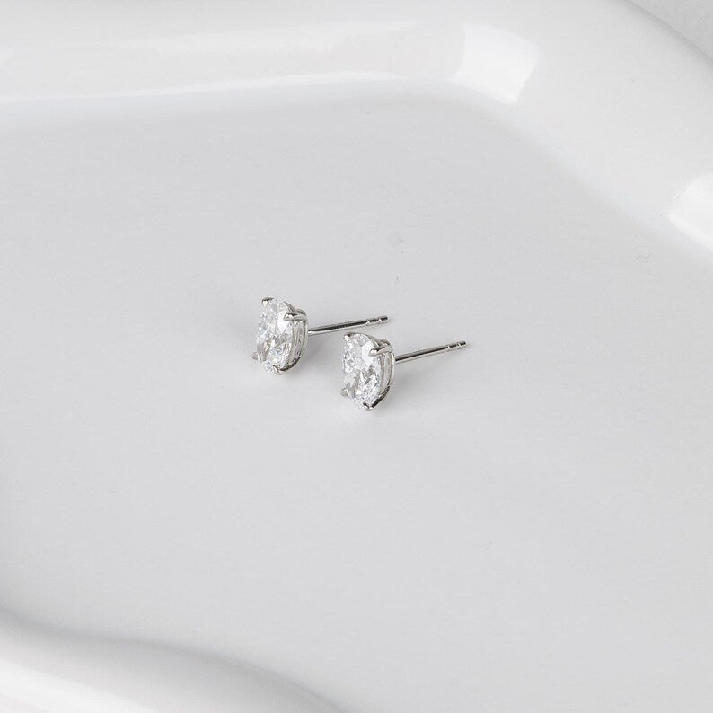 Oval Cut Diamond Earrings – Elegant Minimal Luxury | E VS1 VG