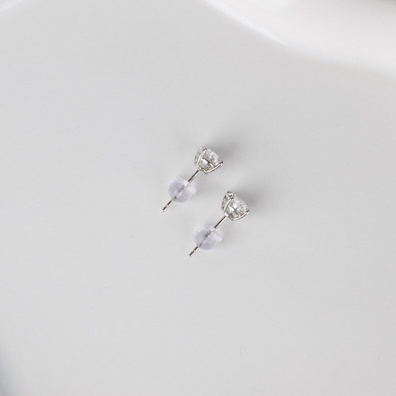 Oval Cut Diamond Earrings – Elegant Minimal Luxury | E VS1 VG
