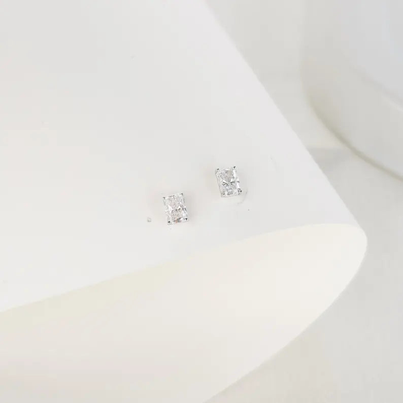 Premium Radiant Solitaire Diamond Earrings – Luxury Everyday Glam 💎- E VS1 VG VG