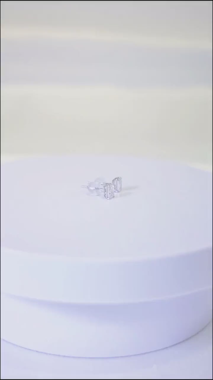 Premium Radiant Solitaire Diamond Earrings – Luxury Everyday Glam 💎- E VS1 VG VG