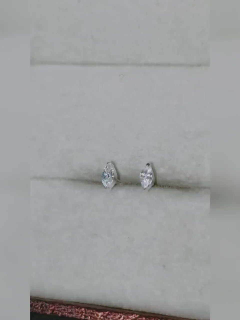 🔥 Minimal Marquise Cut Earrings – Luxury Gold Jewelry E VS1 VG VG